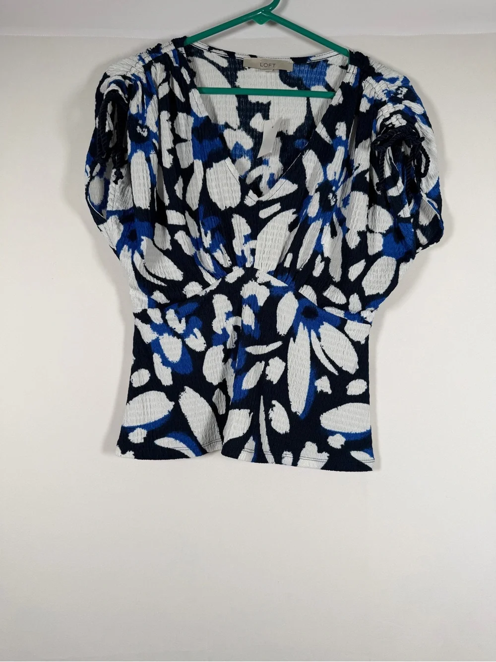 NWT LOFT Brushed Daisy Ruched Draped Blouse Floral, Nautical, Office